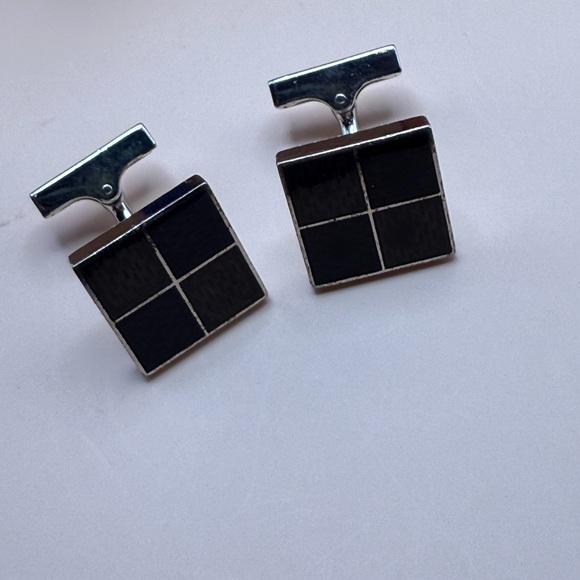 Louis Vuitton Sterling Silver Cufflinks with a checkered pattern and case - Picture 1 of 5